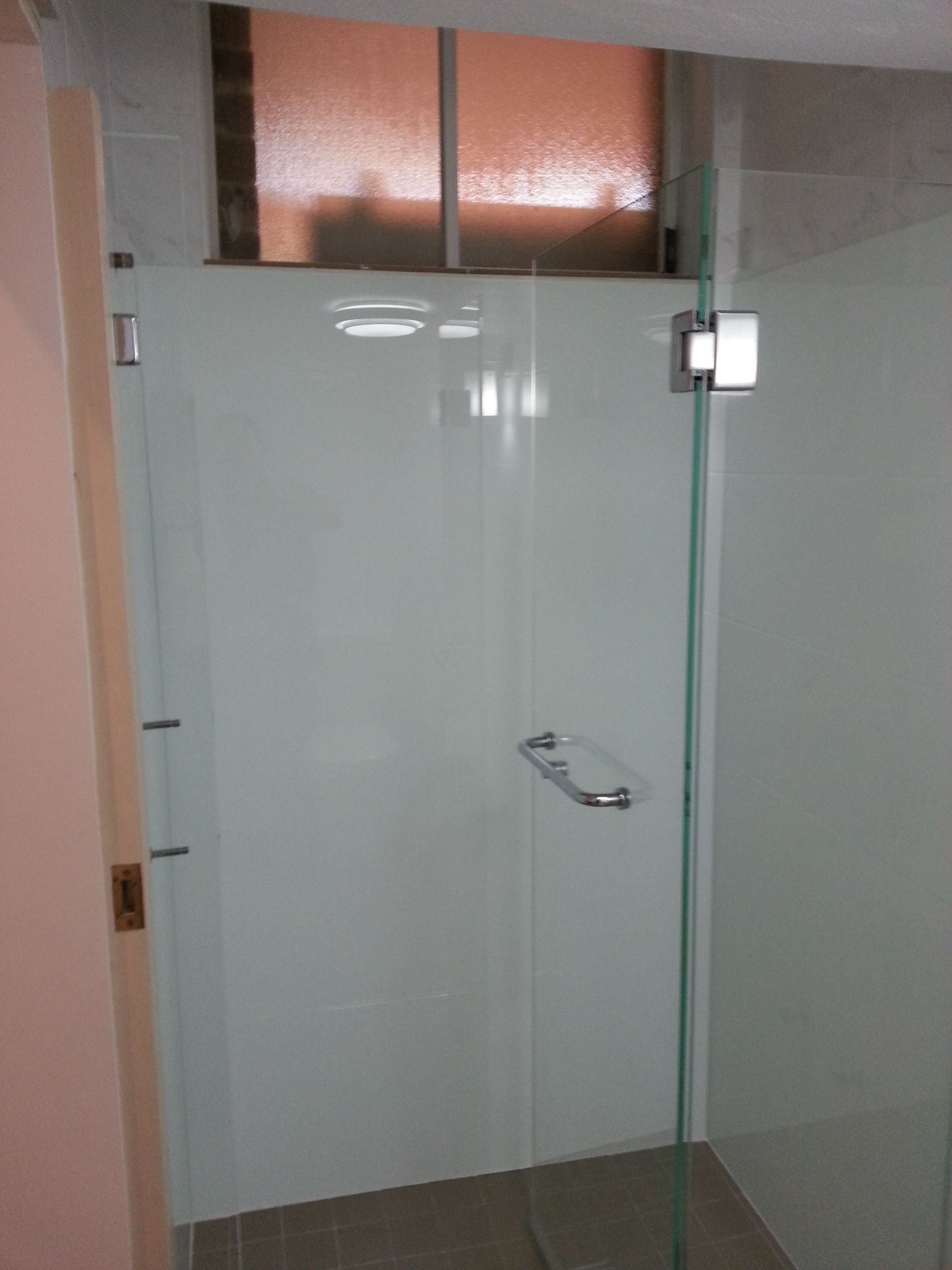 Full Wall Bathroom 1